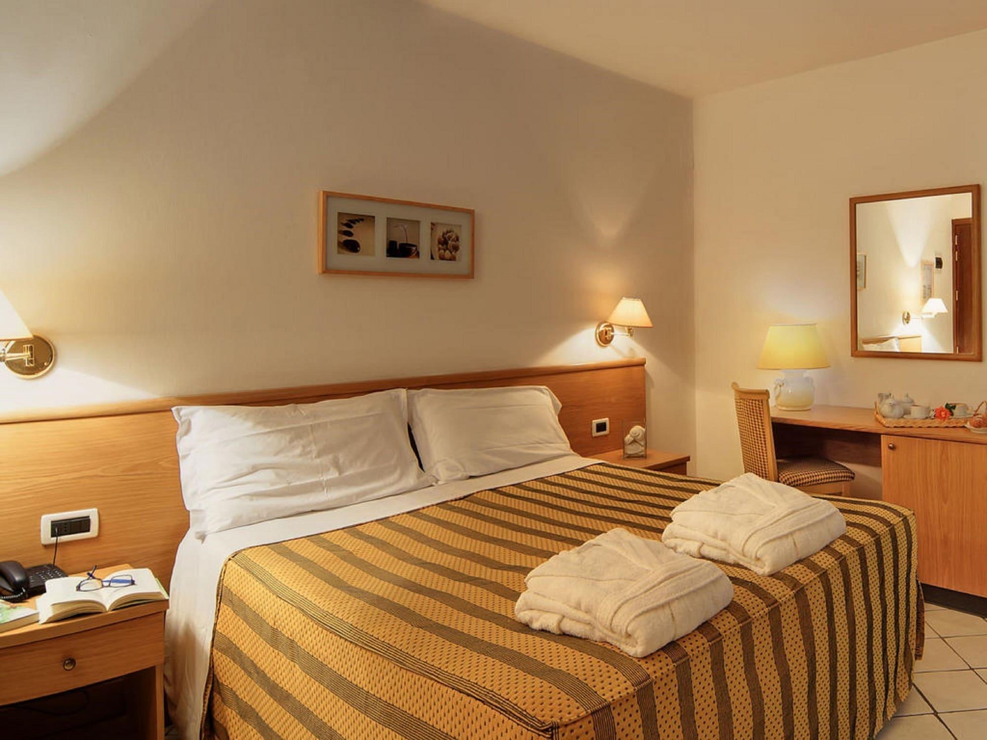 Hotel La Luna Ischia Exterior photo