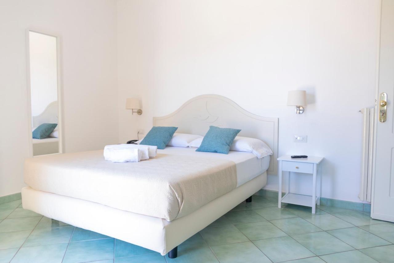 Hotel La Luna Ischia Exterior photo