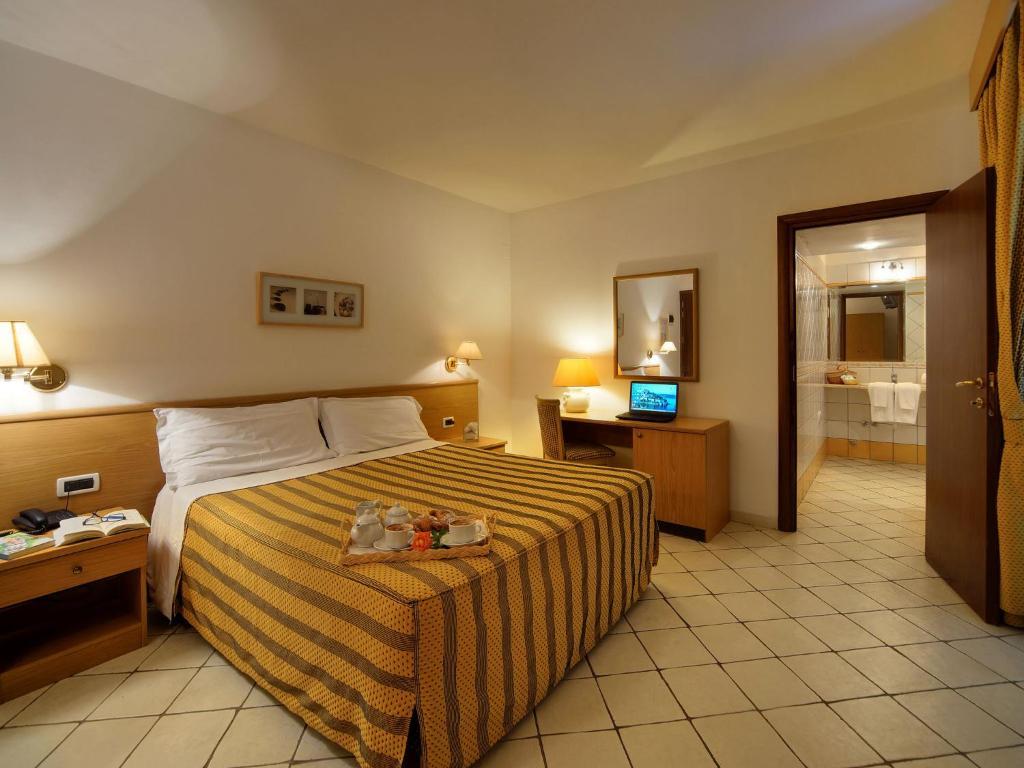 Hotel La Luna Ischia Room photo